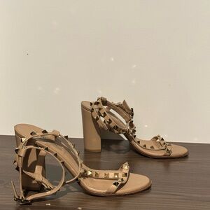 Valentino Rockstud Leather T-Strap Sandals Sz 37 1/2 BLACK FRIDAY SALE